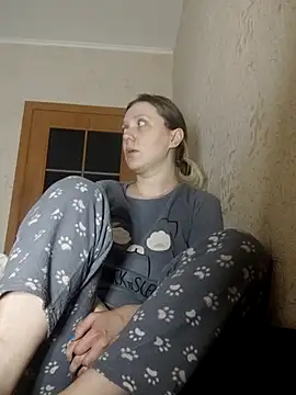 Snapshot of LeraSweet chatting on 03-15-25, 03:18 LeraSweet online show from 03-15-25, 03:18