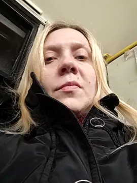 Snapshot of LeraSweet chatting on 12-18-25, 04:46 LeraSweet online show from 12-18-25, 04:46