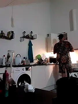 eltoulou online show from 01-18-25, 01:08