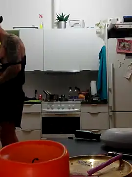 eltoulou online show from 02-20-25, 06:02