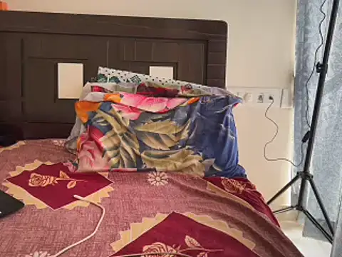 lovbombayduck11 online show from 02-18-25, 08:59