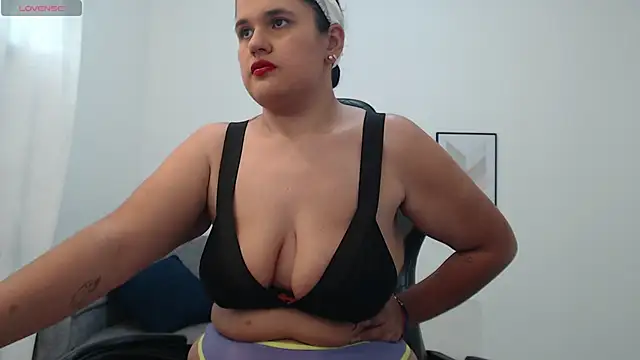 natalia curvy1 online show from 10-20-25, 06:08