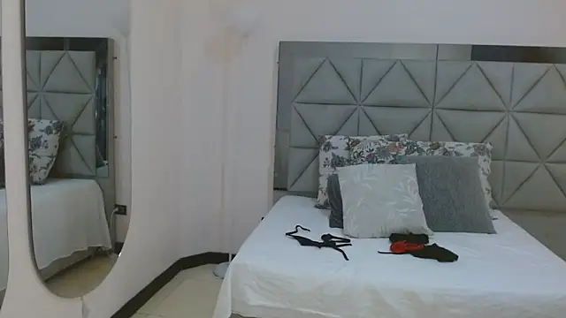 genesis moretz online show from 03-01-26, 03:41