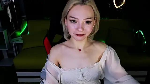 Snapshot of SandraBoyl chatting on 12-30-24, 01:26 SandraBoyl online show from 12-30-24, 01:26