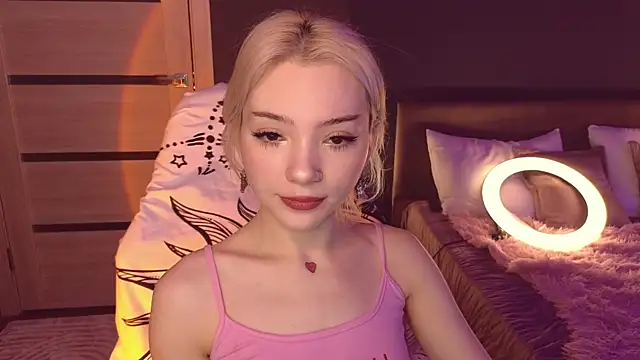 Snapshot of SandraBoyl chatting on 02-04-25, 01:13 SandraBoyl online show from 02-04-25, 01:13