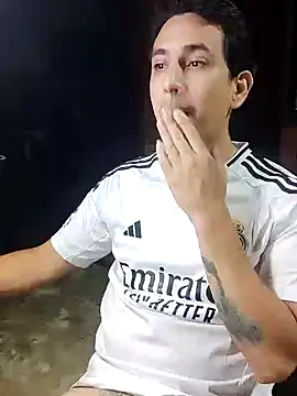 Snapshot of Rejy1992 chatting on 01-17-25, 04:06 Rejy1992 online show from 01-17-25, 04:06