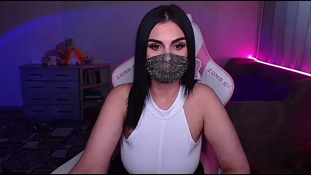 Snapshot of __Yasmina__ chatting on 03-10-25, 07:21 Yasmina online show from 03-10-25, 07:21