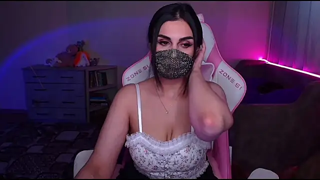 Snapshot of __Yasmina__ chatting on 03-13-25, 06:58 Yasmina online show from 03-13-25, 06:58