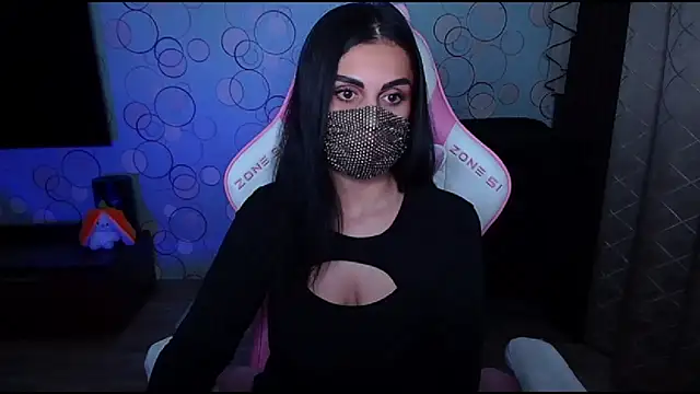 Snapshot of __Yasmina__ chatting on 10-06-25, 09:18 Yasmina online show from 10-06-25, 09:18