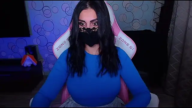 Snapshot of __Yasmina__ chatting on 10-08-25, 04:32 Yasmina online show from 10-08-25, 04:32