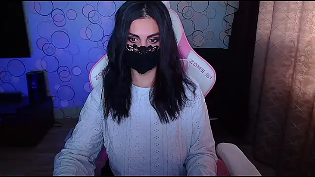 Snapshot of __Yasmina__ chatting on 10-19-25, 04:35 Yasmina online show from 10-19-25, 04:35