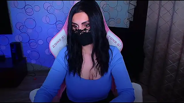 Snapshot of __Yasmina__ chatting on 11-04-25, 05:28 Yasmina online show from 11-04-25, 05:28