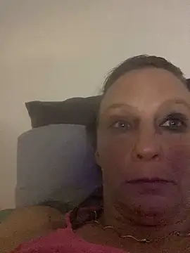 Snapshot of Everlyrose27 chatting on 12-05-24, 05:26 Everlyrose27 online show from 12-05-24, 05:26