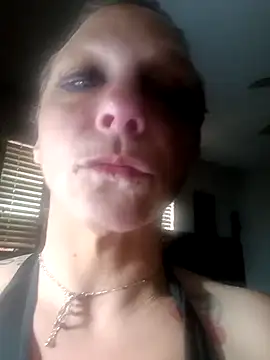 Snapshot of Everlyrose27 chatting on 01-09-25, 02:40 Everlyrose27 online show from 01-09-25, 02:40