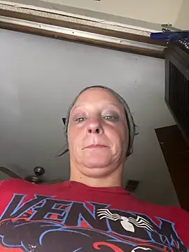 Snapshot of Everlyrose27 chatting on 02-26-25, 03:41 Everlyrose27 online show from 02-26-25, 03:41