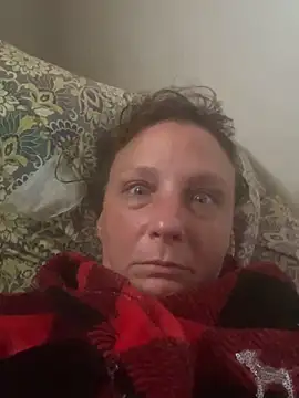 Snapshot of Everlyrose27 chatting on 09-24-25, 05:16 Everlyrose27 online show from 09-24-25, 05:16