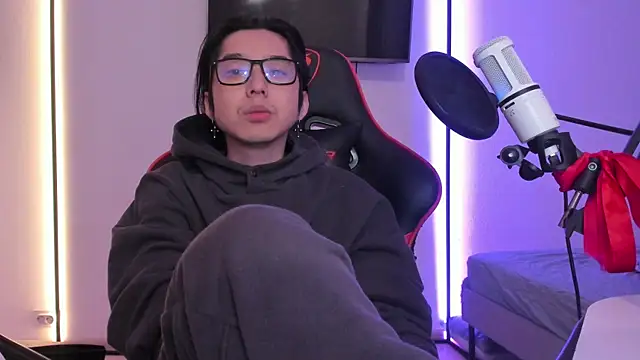 wexlee7 online show from 10-18-25, 02:14