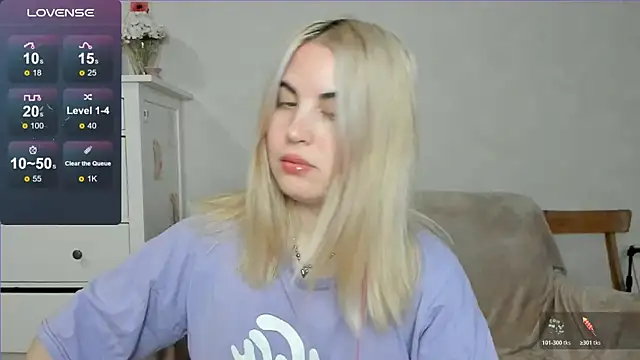 Snapshot of pawpaws chatting on 10-30-25, 09:00 pawpaws online show from 10-30-25, 09:00