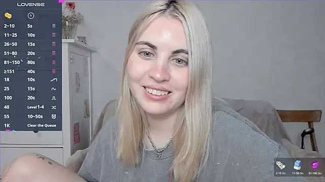 Snapshot of pawpaws chatting on 11-08-25, 09:53 pawpaws online show from 11-08-25, 09:53