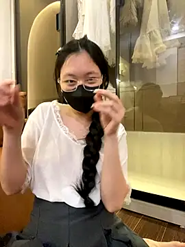 Snapshot of MEOW_MEO chatting on 11-06-25, 04:30 MEOW MEO online show from 11-06-25, 04:30