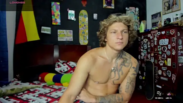 Tom Krakow online show from 10-17-25, 03:03