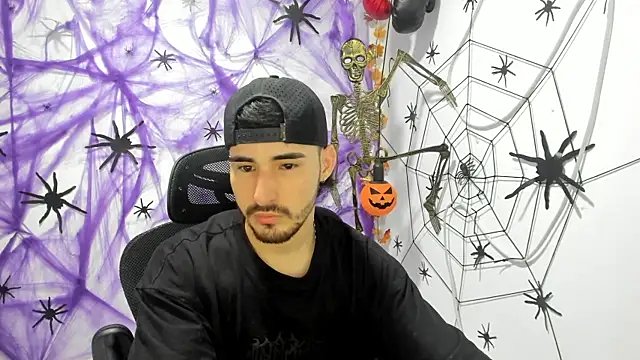 DmitriSanders online show from 09-28-25, 01:22