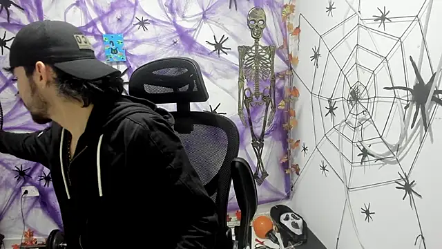 DmitriSanders online show from 12-18-25, 03:12