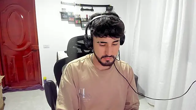 DmitriSanders online show from 04-26-26, 04:32