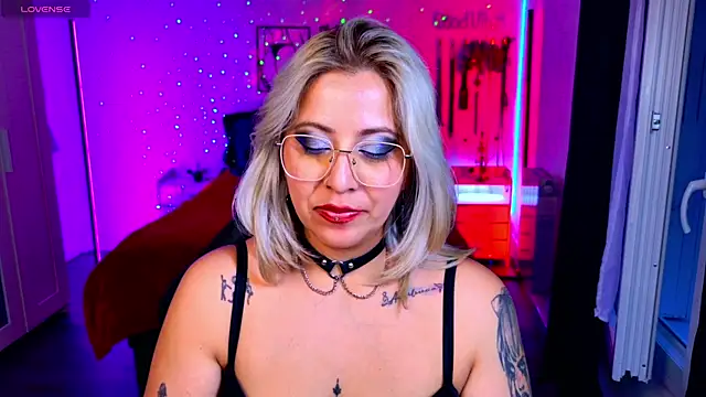 blackwidow s1 online show from 04-18-26, 07:07