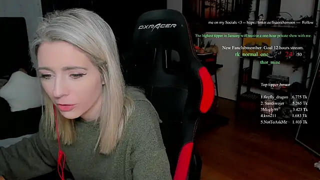 Snapshot of Lisaonthemoon chatting on 01-18-26, 08:56 Lisaonthemoon online show from 01-18-26, 08:56