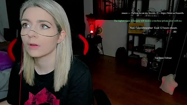 Snapshot of Lisaonthemoon chatting on 02-02-26, 04:27 Lisaonthemoon online show from 02-02-26, 04:27