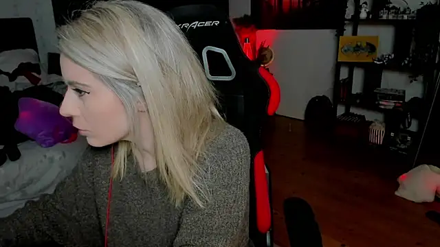 Snapshot of Lisaonthemoon chatting on 02-03-26, 06:13 Lisaonthemoon online show from 02-03-26, 06:13