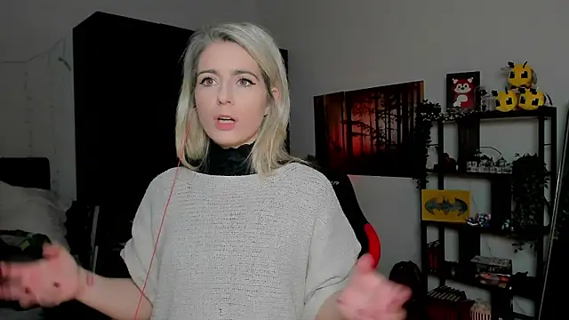 Snapshot of Lisaonthemoon chatting on 02-10-26, 06:12 Lisaonthemoon online show from 02-10-26, 06:12