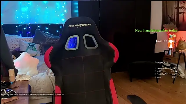 Lisaonthemoon online show from 04-12-26, 02:44