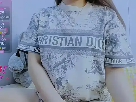 Linh diudang online show from 04-13-26, 02:28