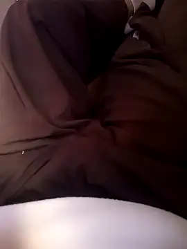 Snapshot of dredre1069 chatting on 10-20-25, 08:42 dredre1069 online show from 10-20-25, 08:42