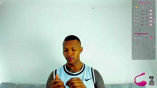 Snapshot of esteveen_ortegas_ chatting on 02-19-25, 08:44 esteveen ortegas online show from 02-19-25, 08:44