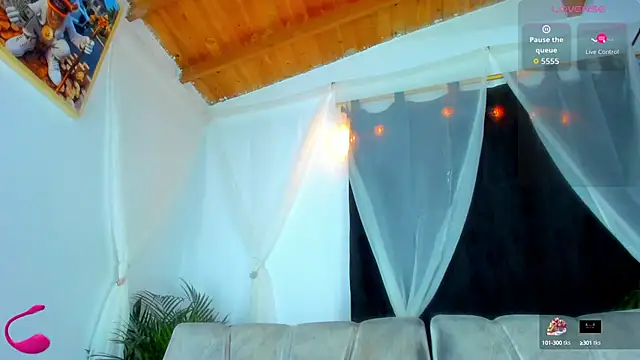 Snapshot of esteveen_ortegas_ chatting on 10-13-25, 11:27 esteveen ortegas online show from 10-13-25, 11:27