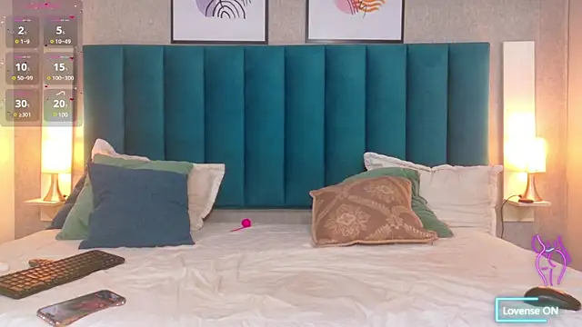 Snapshot of CheneellLorens chatting on 02-17-25, 08:26 CheneellLorens online show from 02-17-25, 08:26