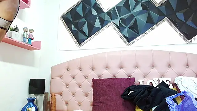 andrea safeira doll online show from 04-04-26, 06:49