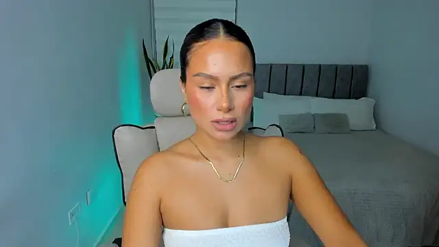 Snapshot of AndreaMartini chatting on 02-24-25, 01:57 AndreaMartini online show from 02-24-25, 01:57