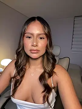 Snapshot of AndreaMartini chatting on 03-09-25, 12:10 AndreaMartini online show from 03-09-25, 12:10