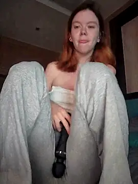 Snapshot of Teya_New chatting on 09-13-25, 04:01 Teya New online show from 09-13-25, 04:01