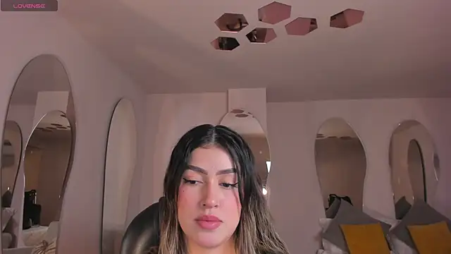 PaulinaSantos  online show from 09-12-25, 07:14