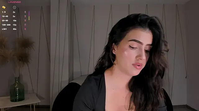 PaulinaSantos  online show from 04-04-26, 07:11