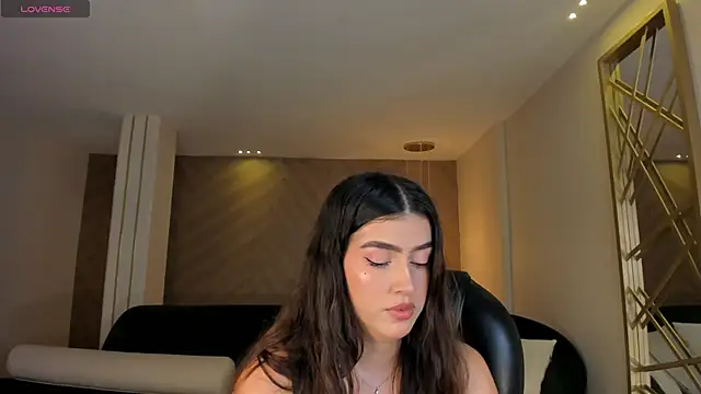 Snapshot of PaulinaSantos_ chatting on 06-11-26, 08:18 PaulinaSantos online show from 06-11-26, 08:18