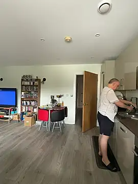 Snapshot of LondonTeffy chatting on 07-23-26, 10:35 LondonTeffy online show from 07-23-26, 10:35