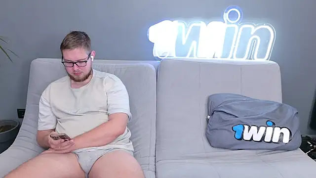 Ksenny online show from 12-27-24, 08:13