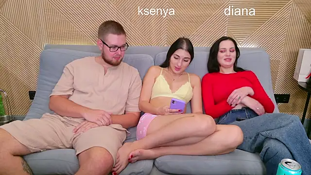 Ksenny online show from 10-21-25, 11:33