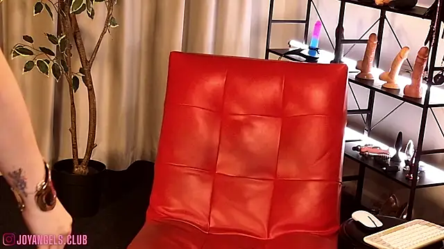 Snapshot of SophieCharm chatting on 07-15-26, 01:00 SophieCharm online show from 07-15-26, 01:00
